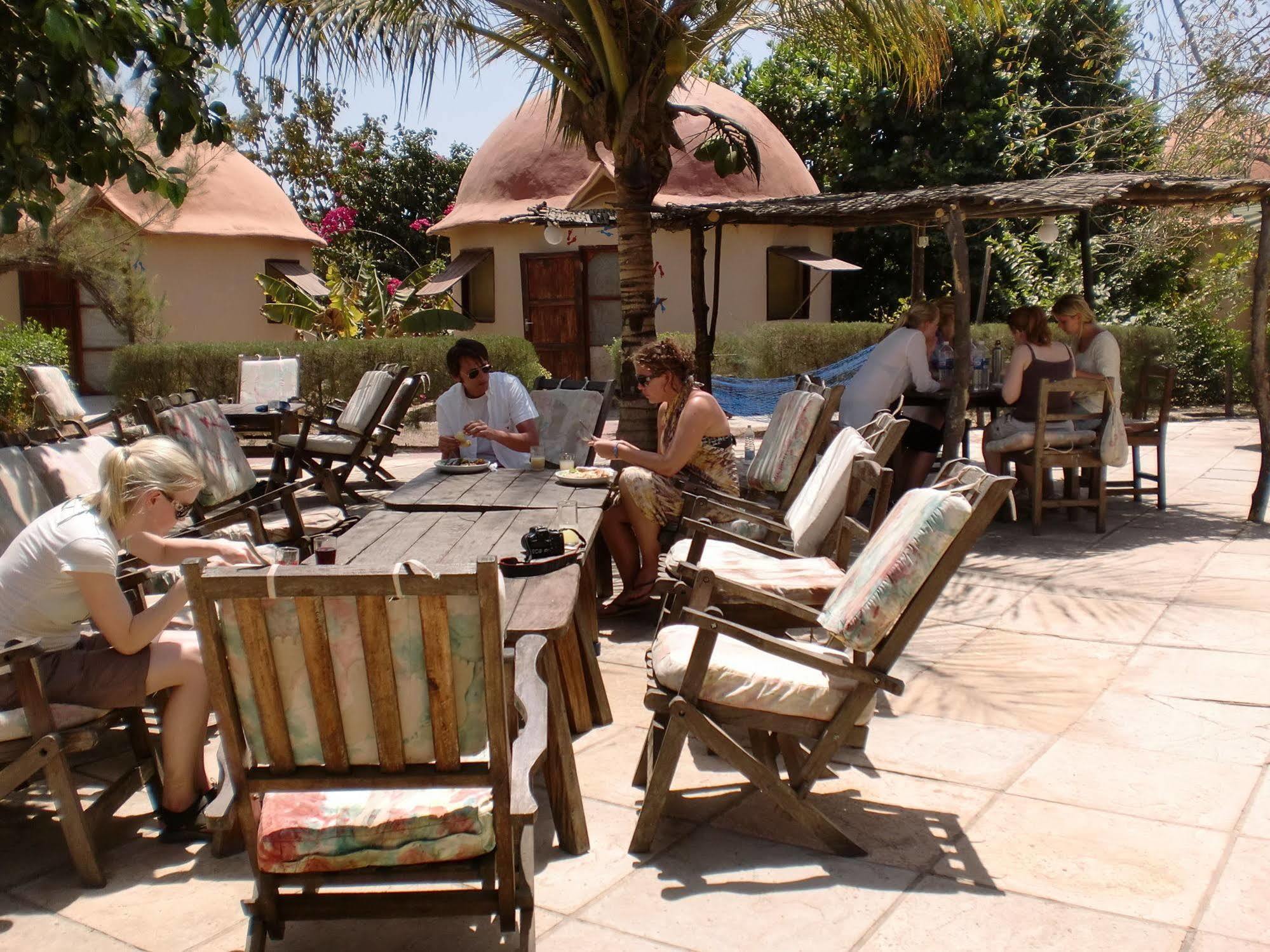 Footsteps Eco-Lodge Gunjur ภายนอก รูปภาพ