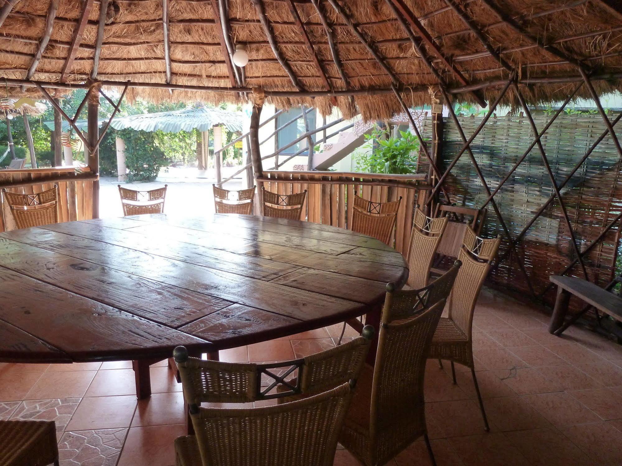 Footsteps Eco-Lodge Gunjur ภายนอก รูปภาพ