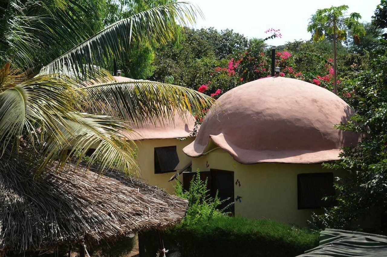 Footsteps Eco-Lodge Gunjur ภายนอก รูปภาพ